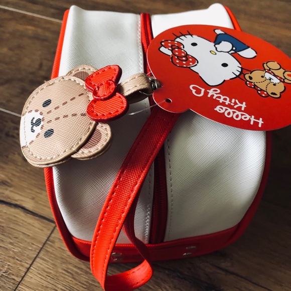 HELLO KITTY-NWT Faux Leather Square Wristlet - Picture 5 of 15